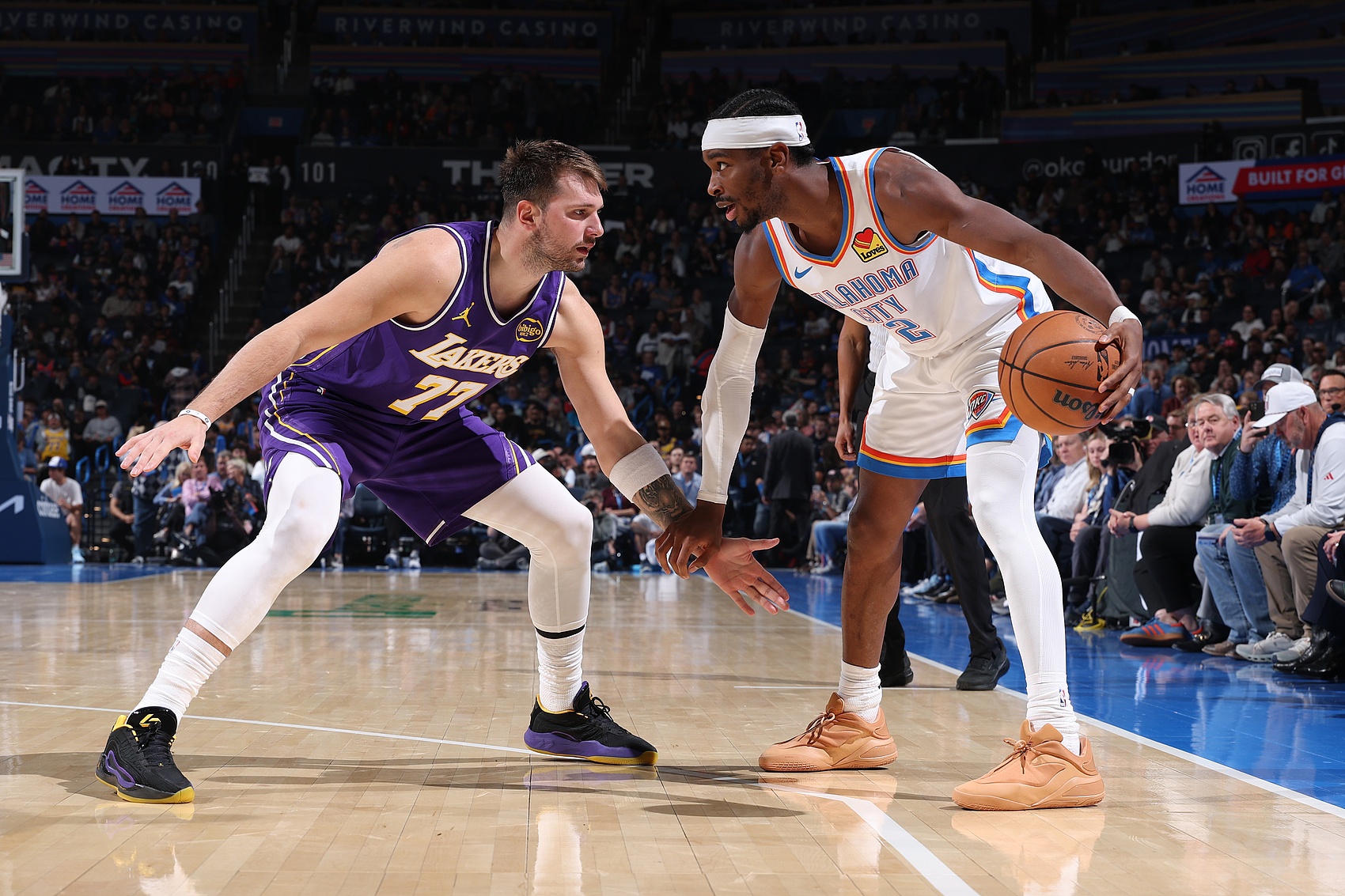 九游电竞平台-TA专家团评MVP：SGA凭赛季整体表现居首 东契奇略胜杰伦·布朗